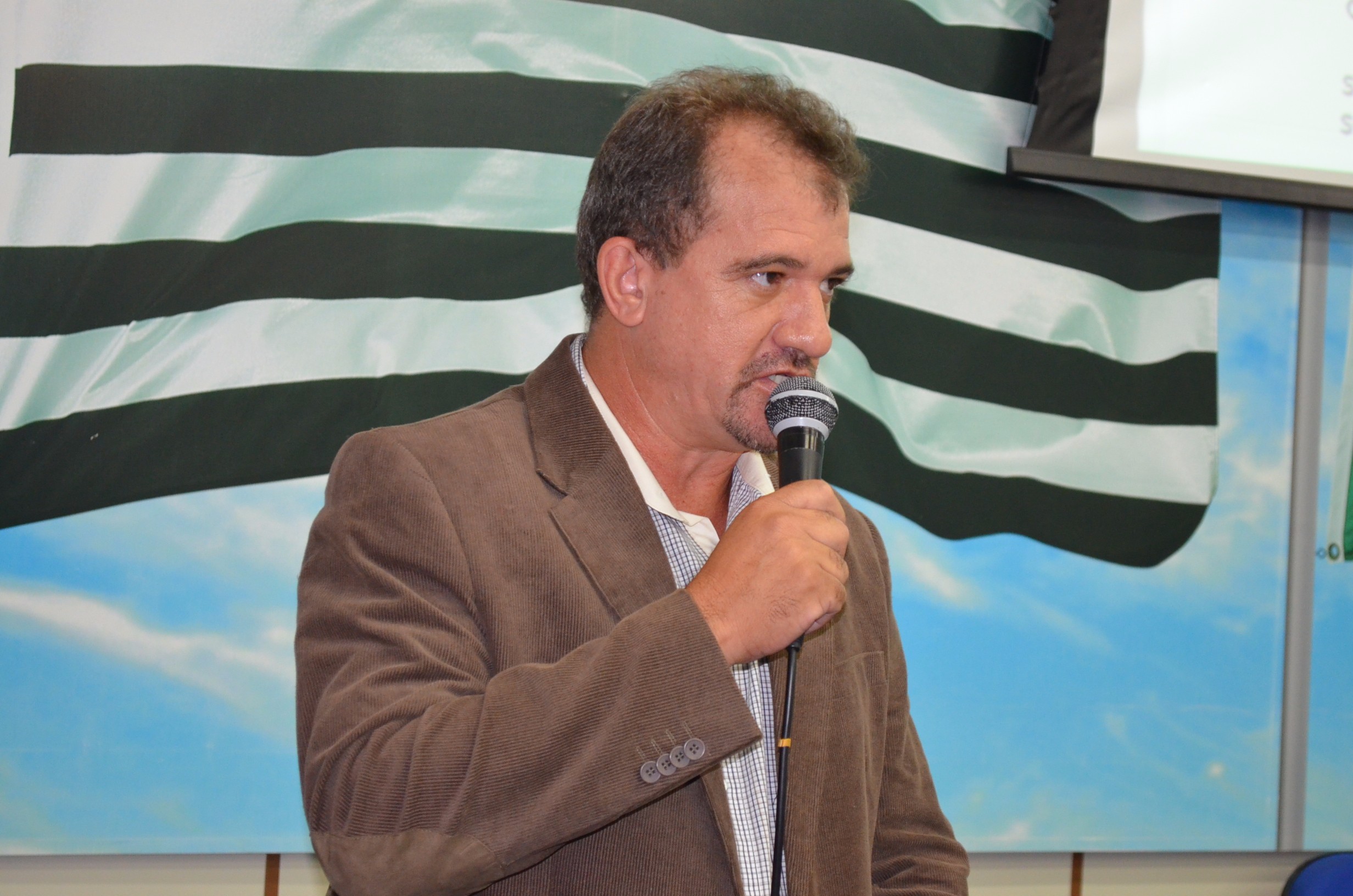 201727_Leitinho convoca servidores para debater sobre o IPTU